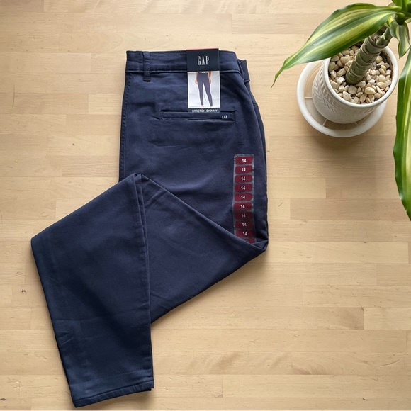 GAP - Picture 2 of 3